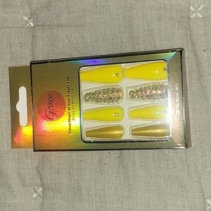 Fashion Press on Nails